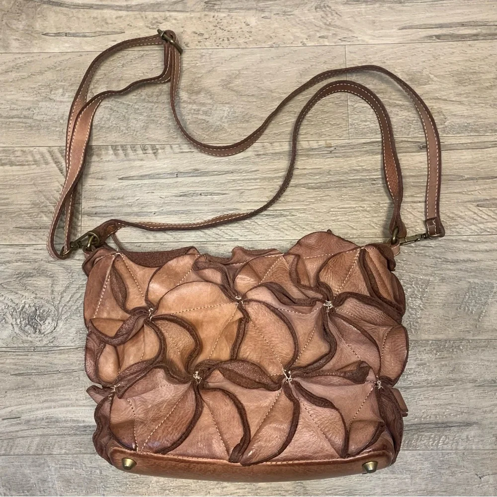 Costanza Rota Italy Genuine Soft Leather Flower Patchwork Crossbody Bag - Picture 15 of 15